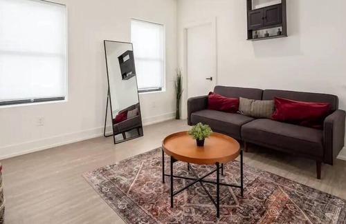 Olde Towne East Apartment | The Loft @ Columbus Center 2