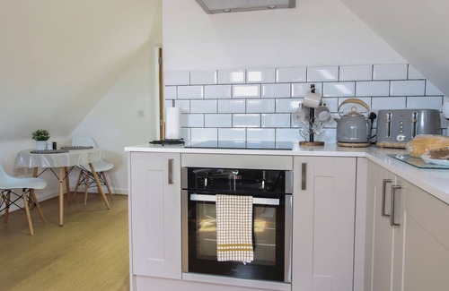 Leighton Cottage | THE LOFT, family friendly, with hot tub in Ironbridge