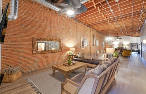 Galena House | The Loft Suite Sleeps 10! Located overlooking Main Street in downtown Galena, IL