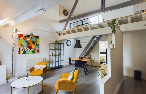 Old Town Apartment | The Loft Under the Roofs - Near the Train Station