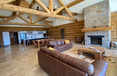 Moonbah House | The Log House - Jindabyne