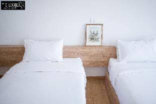 Chonburi Hotel | The LogBook Room and Cafe'