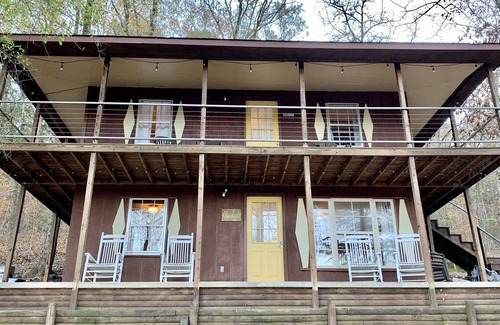 Alix House | The Loggerhead Cabin and Shell Shack hangout at Turtle Cove Cabins