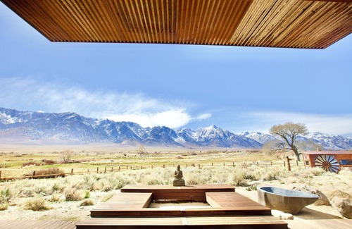 Lone Pine House | The LONEWEST Retreat in the Eastern Mountain Sierras