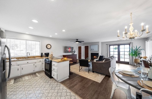 Fallbrook Other | The Lookout King Bed! Min away from Wineries, Wedding, venues! Fresh eggs!