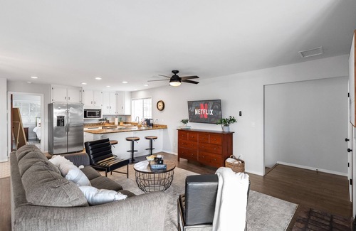 Fallbrook Other | The Lookout King Bed! Min away from Wineries, Wedding, venues! Fresh eggs!