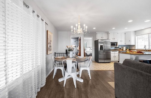 Fallbrook Other | The Lookout King Bed! Min away from Wineries, Wedding, venues! Fresh eggs!