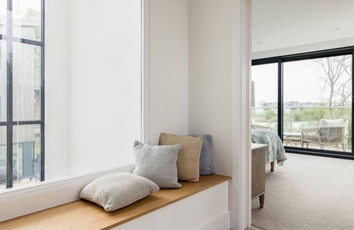 Cirencester Villa | The Lookout - LR11 - Lakeside Spa Holidays