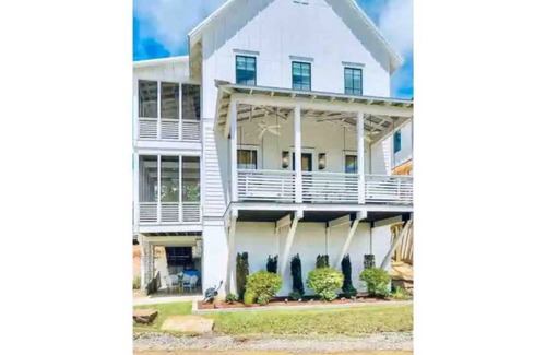 Eufaula House | The Lookout-Lake Front Beach House-Carlton Landing