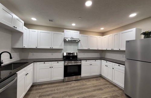 Ava Apartment | The Lookout Suite @ White Oak