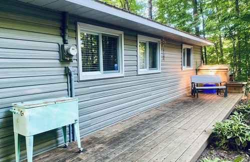 Wollaston Cottage | The Loon Song-Stunning 4-Season Waterfront Cottage With Private Dock & Tiki Bar