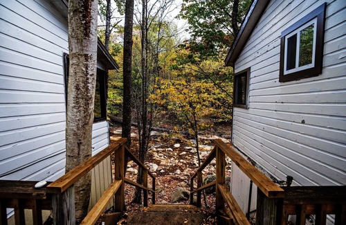 Lincoln Cabin | The Lost River Retreat at the PEMICABINS
