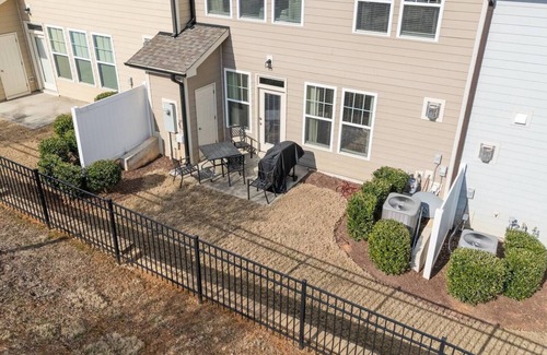 Southwest Raleigh House | The Lovely Golden Getaway, Come Stay at the Golden Getaway