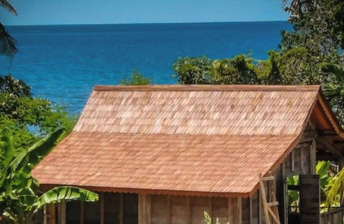 Dencarik Cabin | ❤ The loveshack: a romantic beachfront bungalow ❤