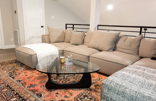Grogan's Mill House | The LoveShak - NEW, Modern, GREAT location in the Woodlands!