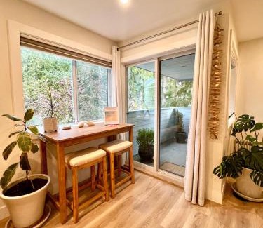 Regional District of Nanaimo Apartment | The Low Tide Suite