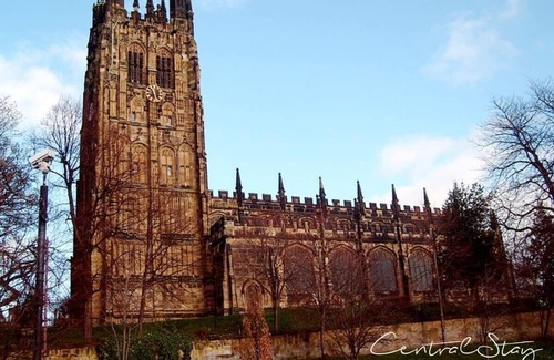 Wrexham Apartment | The Lower Gathering - Wrexham Town Centre - Sleeps Up To 10