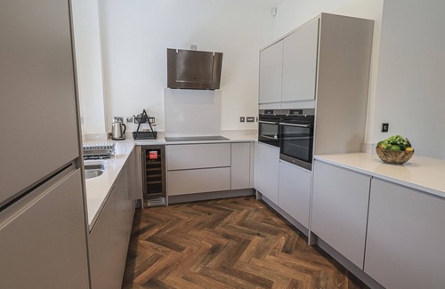 Newland Near Ulverston Cottage | THE LUCY SUITE STONE CROSS MANSION, family friendly in Ulverston