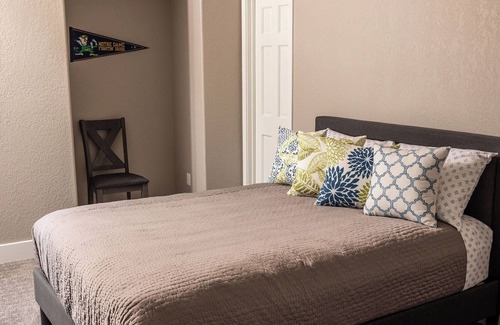 Alamosa House | The Luxe Valley Retreat - 4 Bedrooms, 4 Bathrooms, plus Entertainment-Game Room