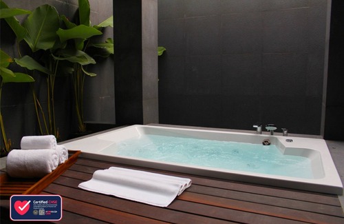 West Cirebon Hotel | The Luxton Cirebon Hotel and Convention