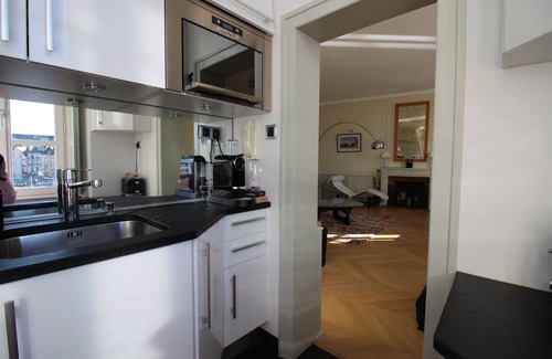 Vannes Apartment | The magic of the port and historic center on foot and 2 secure parking spaces