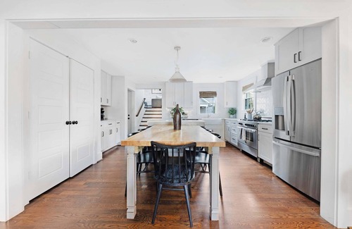 South Nashville House | The Magnolia House - 7 Beds + Full of Charm.