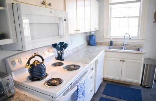 Savannah Victorian District Apartment | The Maiden Voyage - Themed Getaway, Steps to Forsyth, King Bed, Grill, Games, Picnic Basket