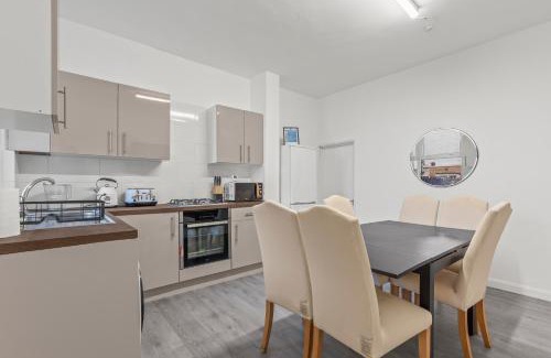 Sneinton House | The Major Oak House II Spacious for Family and Teams