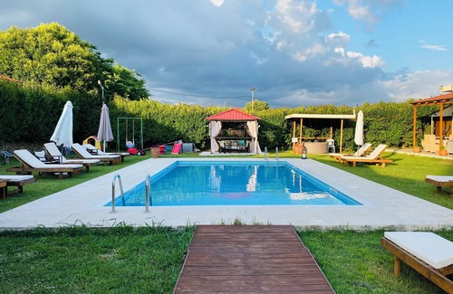 Archaia Olympia Villa | The mansion of Dionisos and Dimitras