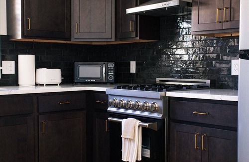Chambersburg Cottage | The Mane & Co - No. 8