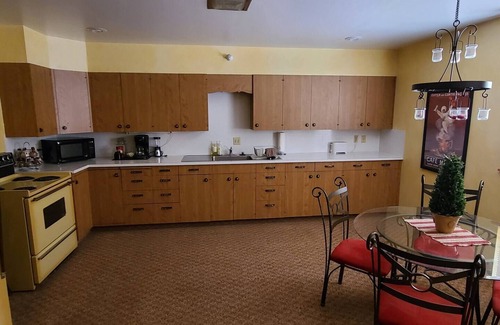 Fairbury Apartment | The Manhattan 2BR apartment in historical downtown