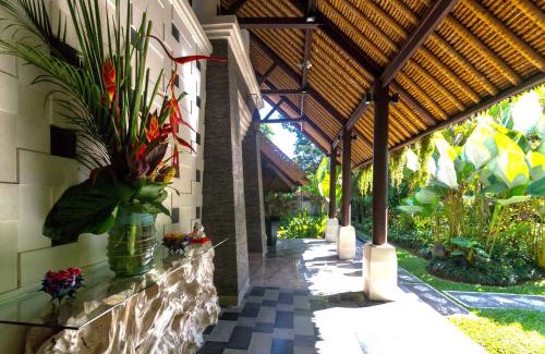 Melayang Villa | The Manipura Luxury Estate and Spa Up to 18 person, fully serviced