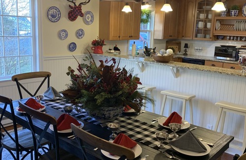 Warm Springs House | The Manse at Warm Springs - 5 bdrm, pet friendly, 1 mi from Warm Springs Pools