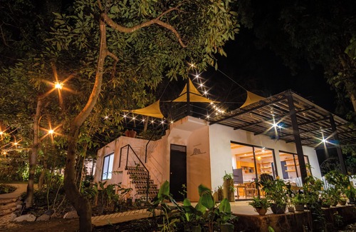 San Juan La Laguna House | The Mansion of the Roses! "Magic, elegance and family relaxation in Atitlán".