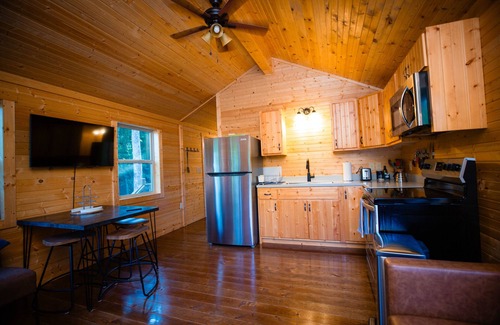 Park City Cabin | The Maple Retreat-Log Cabin