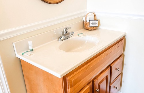 Whitehall Apartment | The Maple Tree Inn - #14