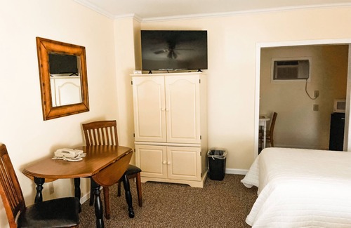 Whitehall Apartment | The Maple Tree Inn - #16