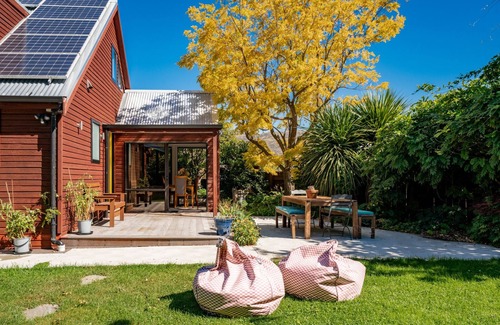 Clyde House | The Maples - Clyde Holiday Home