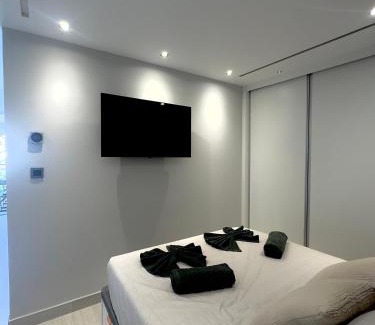 Gibraltar Apartment | The Marina Nest with Rooftop Pools