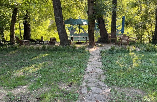 Richmond House | The Mark Twain @River Run, 28 ft camper that sleeps 4, waterfront -private dock