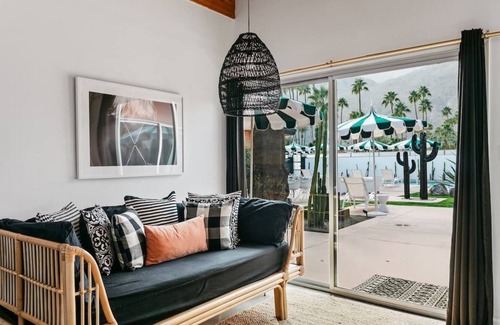 Warm Sands House | The Marley Hotel Room 5 by AvantStay | Classic Palm Springs Suite w Pool&Hot Tub