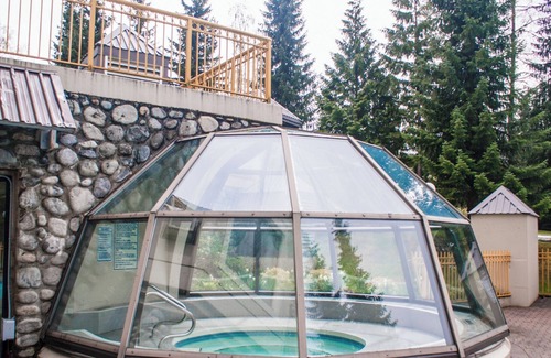 Upper Village Apartment | The Marquise, Steps from Slopes, Pool and Hot Tub, Patio, Free Shuttle