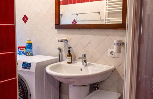 Angri Apartment | The Marquis’s Apartment – Artistic Retreat with Vesuvius View
