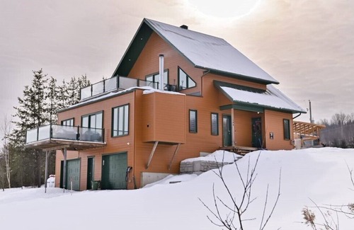 Saint-Michel-des-Saints Cabin | The Mavrick, Lac Taureau, spa, fireplace