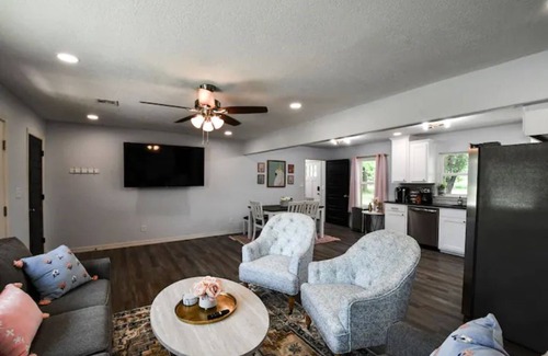 Gore House | The Mayor in Gore with Kids Space! 10 mins to lake, 5 to both rivers.