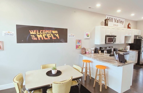 Covington Apartment | The McFly - Back to the 80s