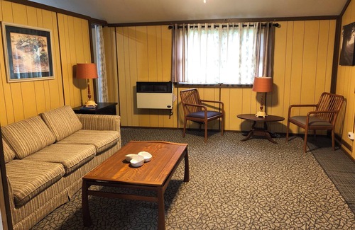 Manns Choice Cabin | The Meadow Cabin at Horn Cabins in Manns Choice PA