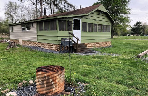 Manns Choice Cabin | The Meadow Cabin at Horn Cabins in Manns Choice PA