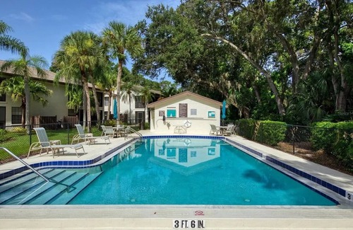 The Meadows Condo | The Meadows- Winslow Beacon, FURNISHED. n “The 19th Hole”