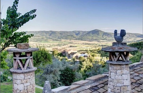 Charo Cottage | THE MERY BORDER. Aragonese Pyrenees. In Charo, 15 minutes from Ainsa. Pets